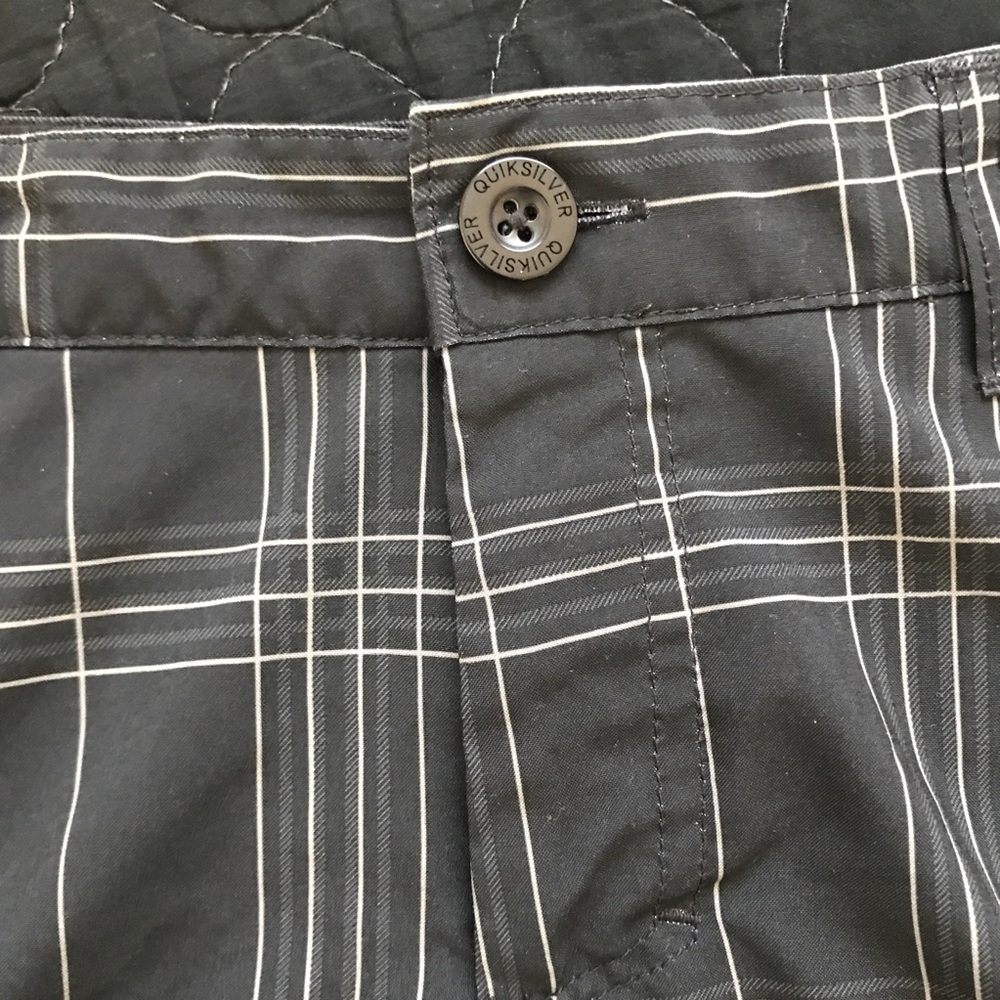 Quicksilver Boys Shorts - Picture 3 of 4